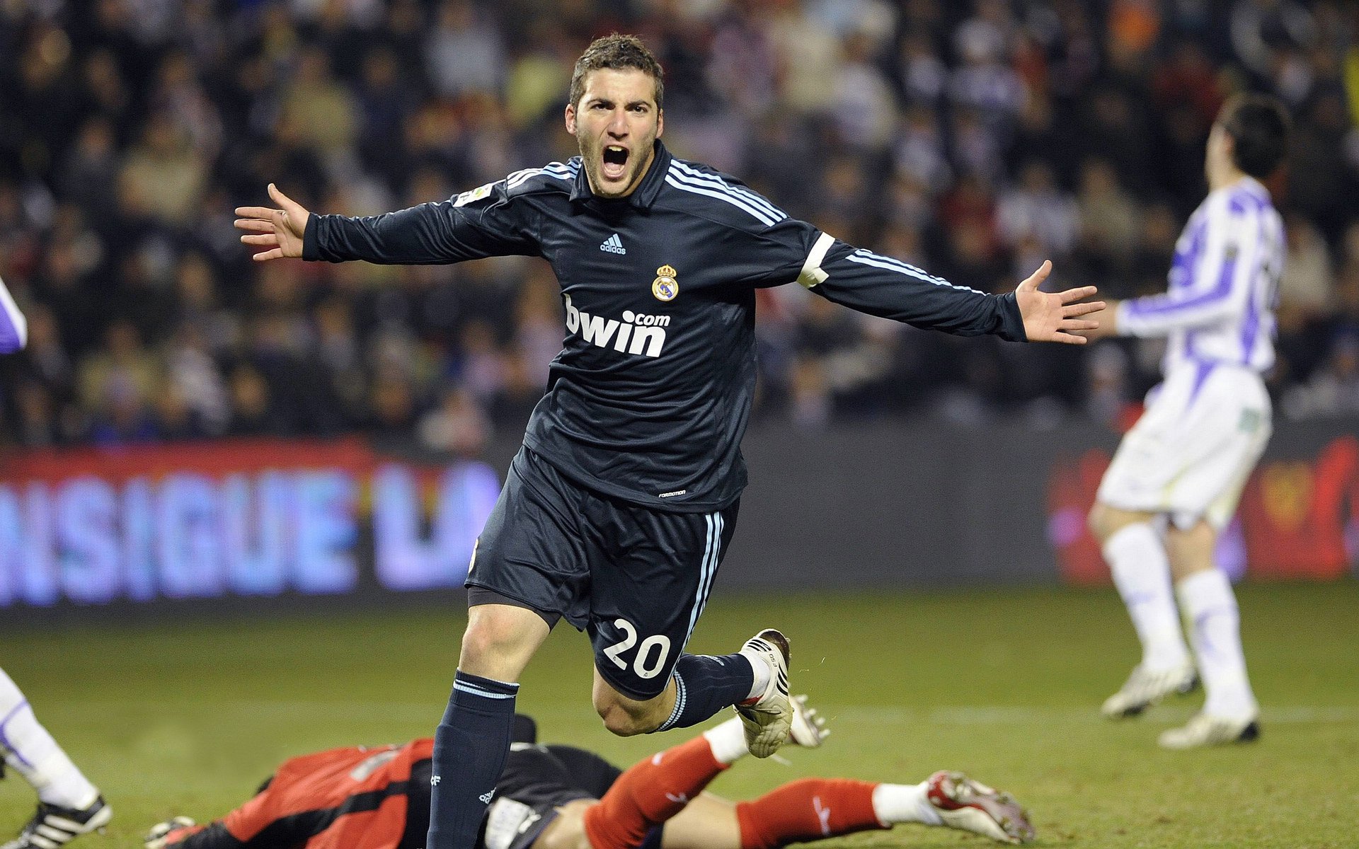 威少连续三场20+表现惊艳,美球迷回忆17年辉煌,威少连续三双场次记录