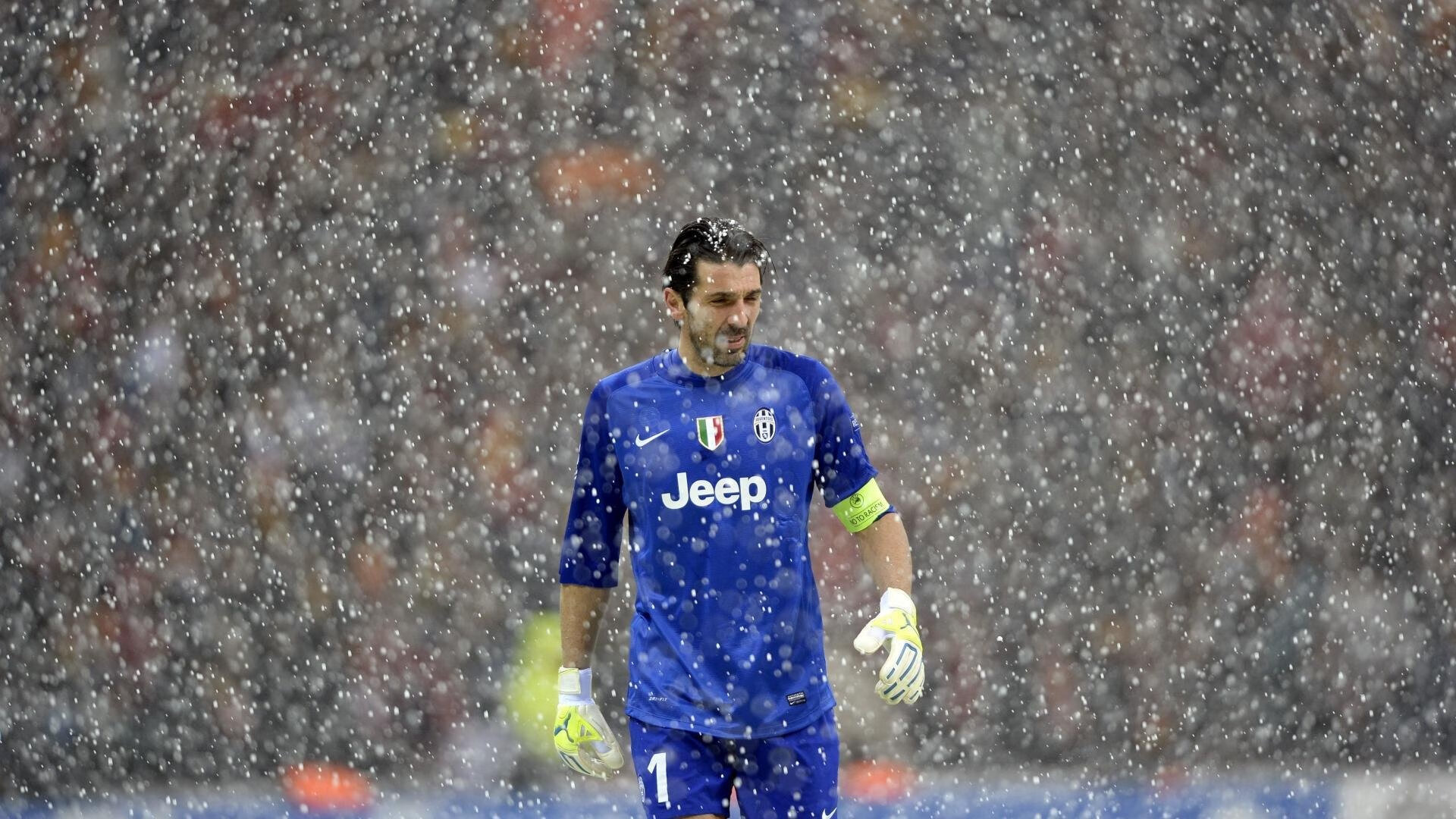 巴萨女足赛前暖场引爆粉丝:主场氛围堪比男足欧冠夜,巴萨女足颜值