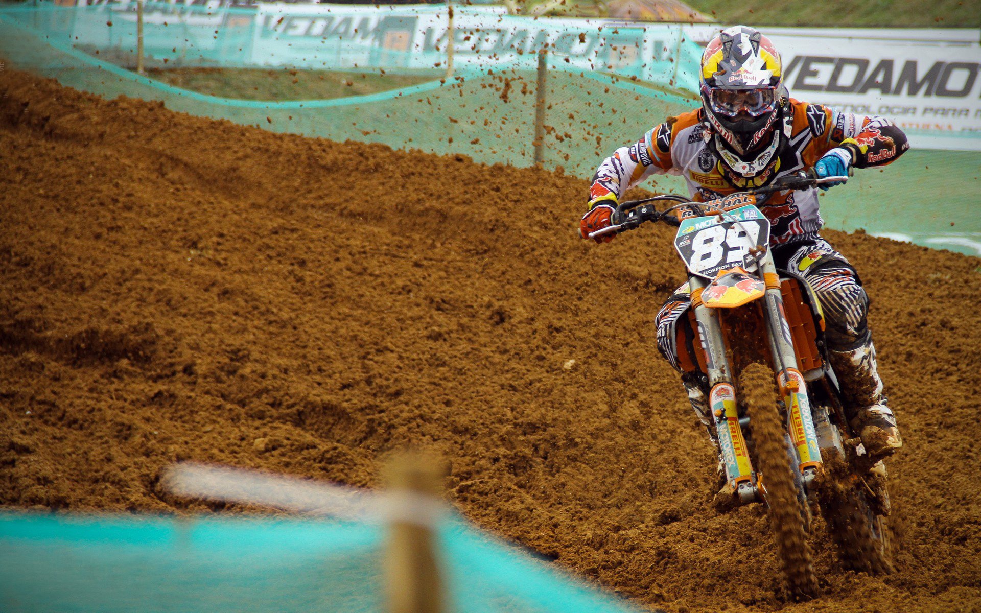 巴萨年轻阵容再度磨合成功,拉明闪耀全场,巴萨年轻前锋